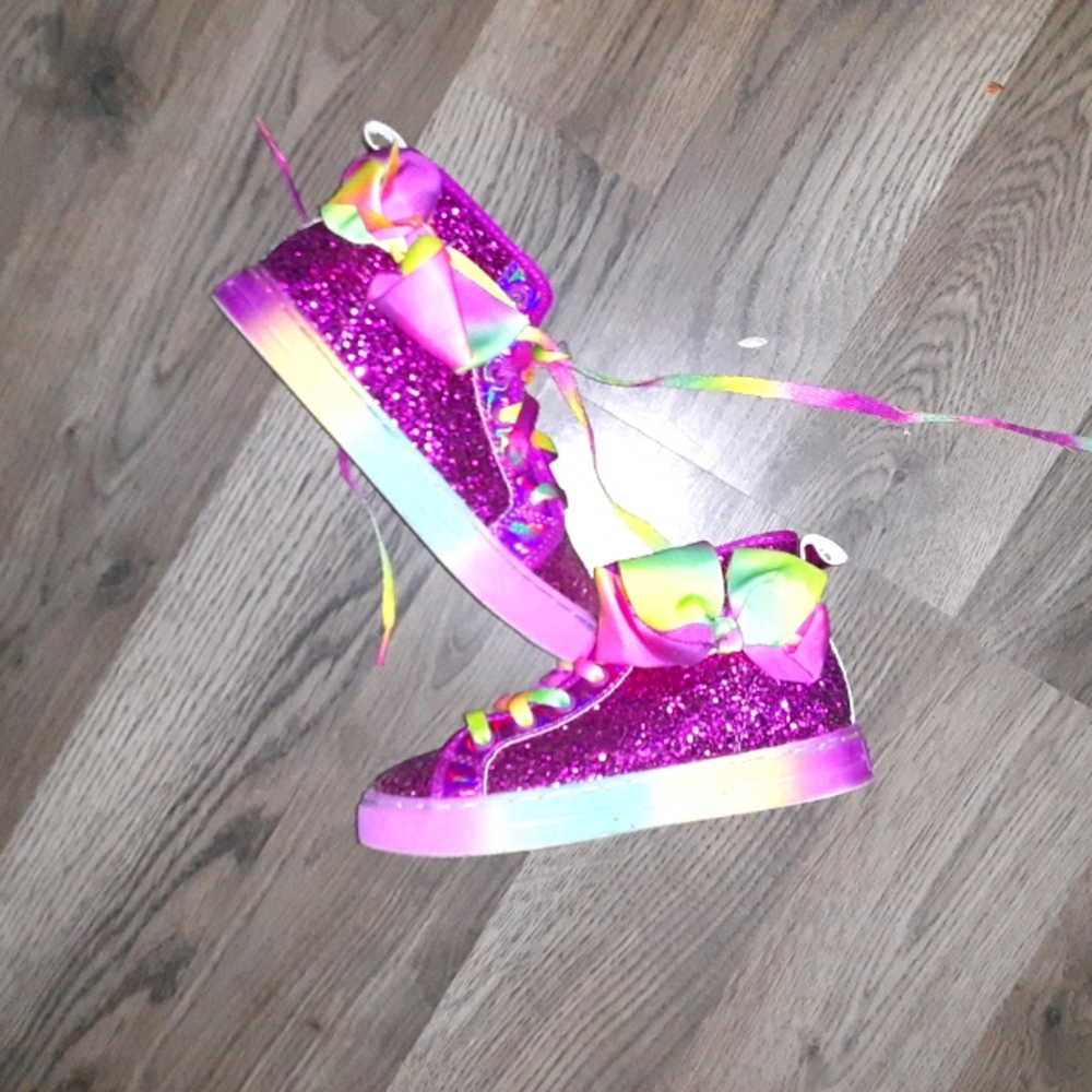 Beautiful jo jo tennis shoes